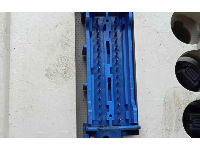 Панель приборов 2.CONECTORES, JAEGER   Renault Trafic I       