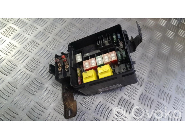 Блок предохранителей  YQE102030   Rover 414 - 416 - 420    
