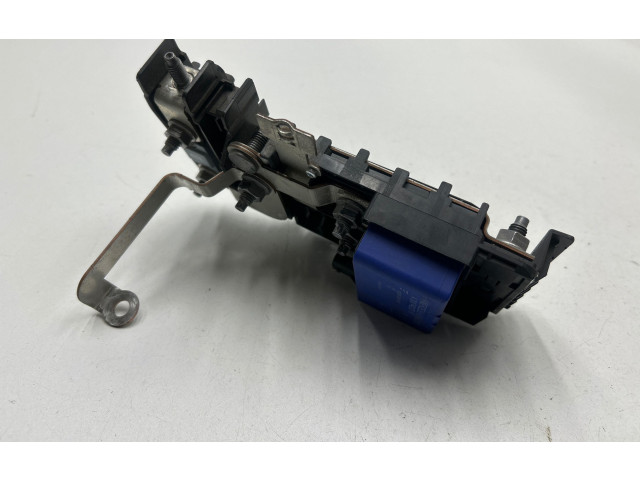 Блок предохранителей A2465400950, YAP2949511 Infiniti Q30