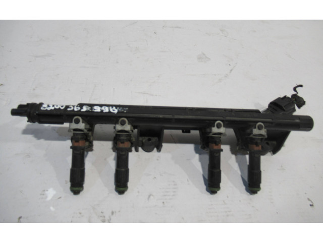 Топливная рампа 7700273702   Renault Clio II  