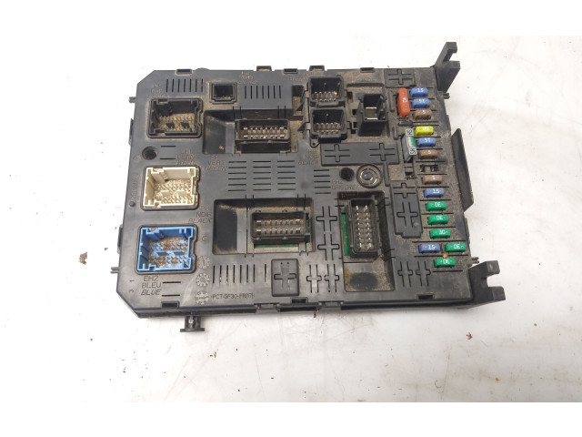 Блок предохранителей 9678477180   Peugeot 5008    