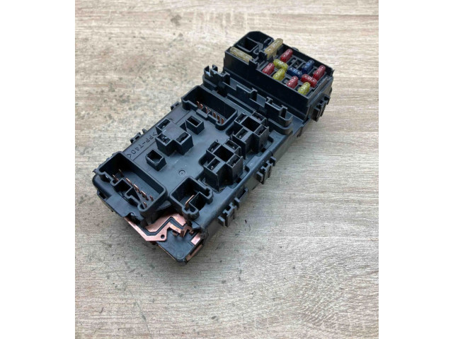 Блок предохранителей 2323006072, MR228760 Mitsubishi Colt