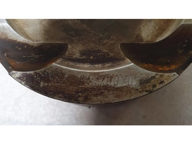 Píst 8637807 BMW 5 G30 G31 pro benzínový motor 3.0