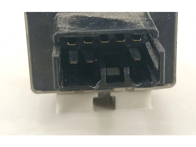 Pojistková skříňka Řídící jednotka BSM 8198050030 Toyota Land Cruiser (J120) 2003