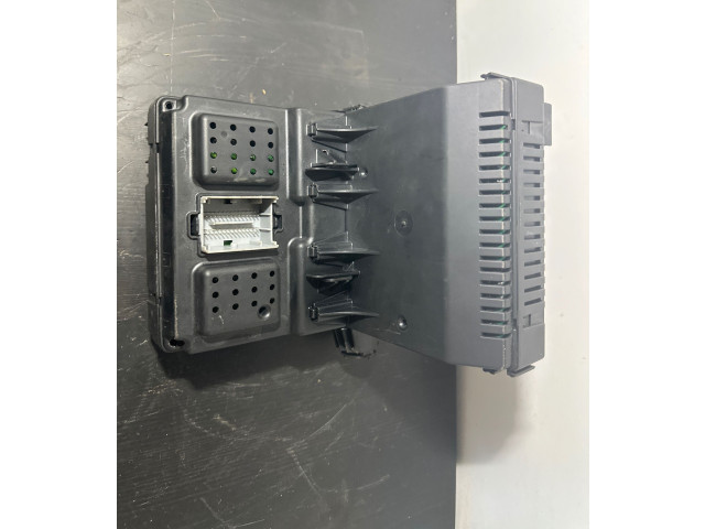 Блок предохранителей 30765148, 28024617   Volvo XC90    