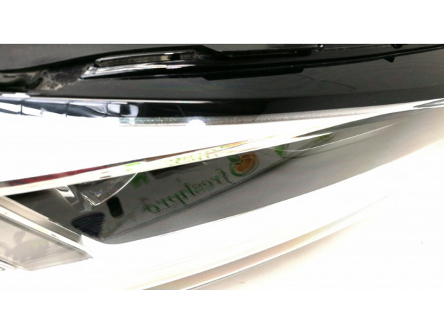 Передняя фара  