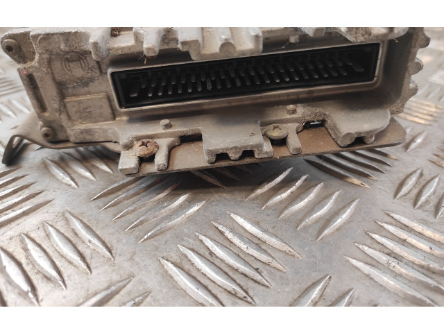 Блок управления двигателем ECU 0261200760, 1H0907311F Volkswagen Golf III 1996