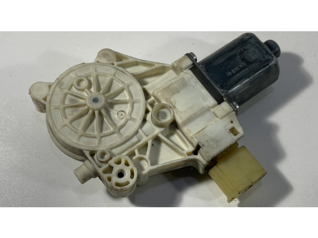 Передний двигатель механизма для подъема окон