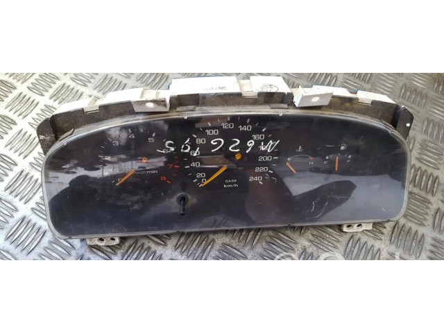 Панель приборов    Mazda 626       