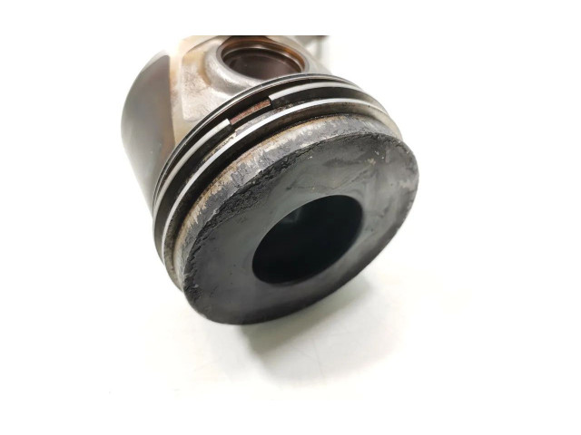  Поршень с шатуном    Volkswagen Passat Alltrack  