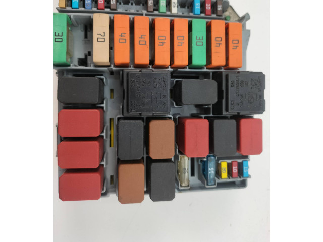 Блок предохранителей 51905216 Lancia Delta III