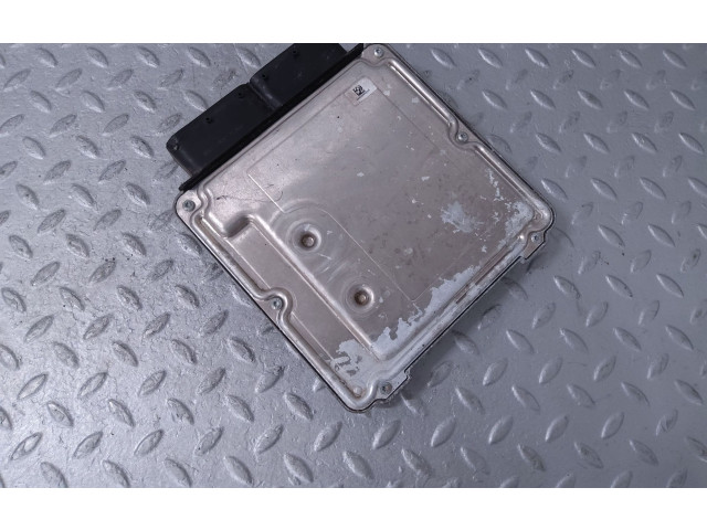 Блок управления двигателя 05L906022BN   Skoda Karoq