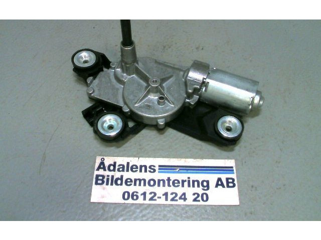 Двигатель стеклоочистителя заднего стекла 31218473, 0390201210   Volvo  V50  2008 - 2012 года