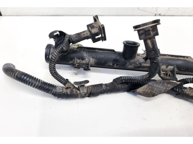 Vstřikovací lišta 0K30C13150 KIA Rio