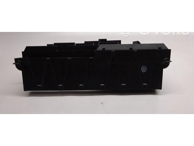 Блок предохранителей  02055097, 030811   BMW 7 F01 F02 F03 F04    