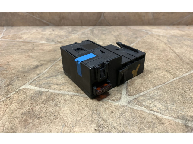 Блок предохранителей A2305450101 Mercedes-Benz SL R230