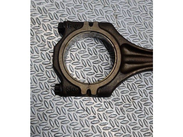  Поршень с шатуном    Audi A3 S3 8P  