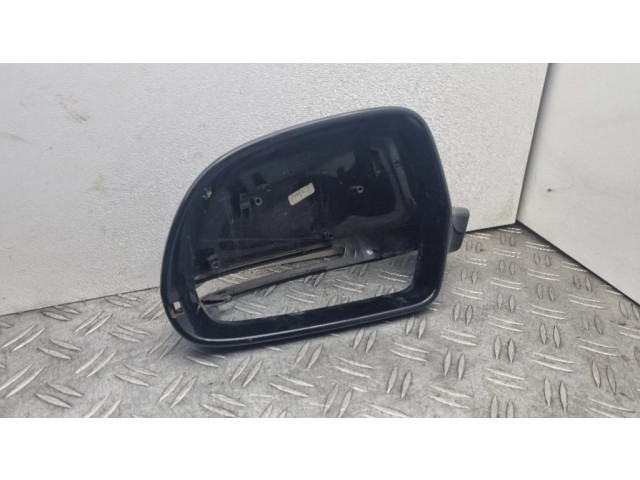 Пластиковая отделка зеркала