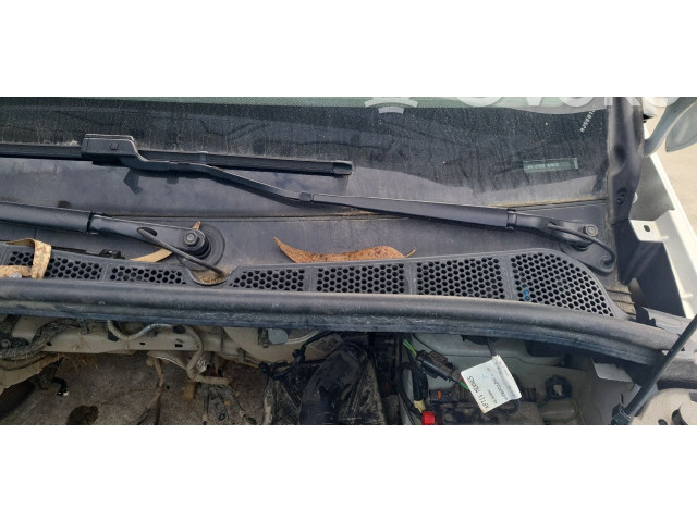 Двигатель стеклоочистителей 9816558880 Peugeot Partner III