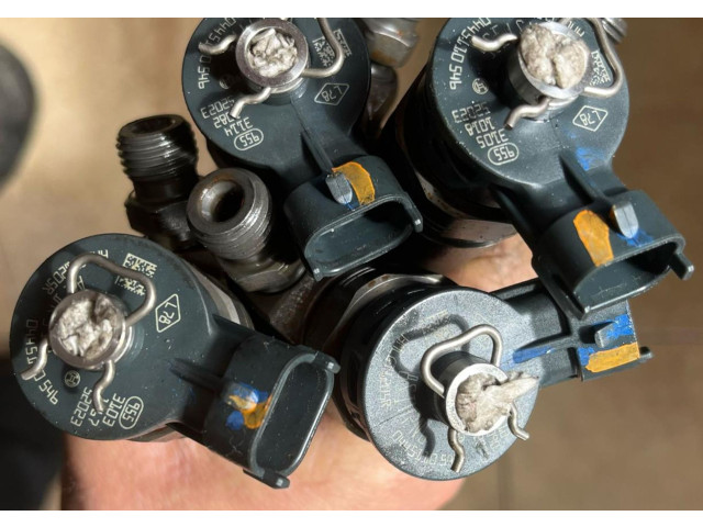 Vstřikovač    Nissan X-Trail T32     