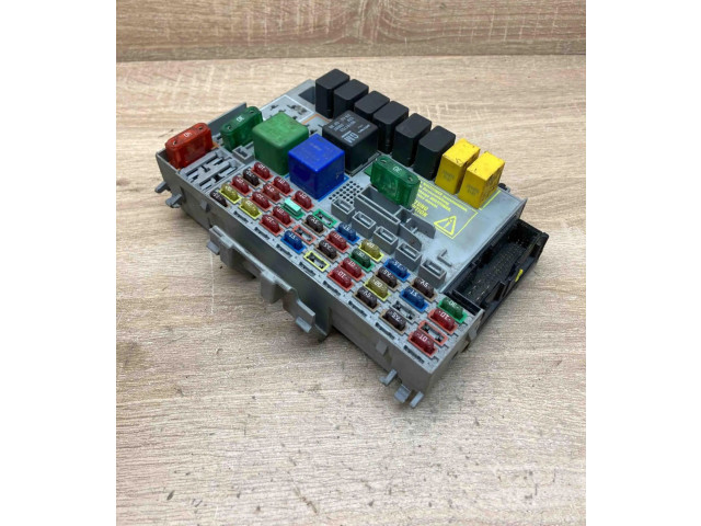 Pojistková skříňka 24412497 Opel Zfira A 1999