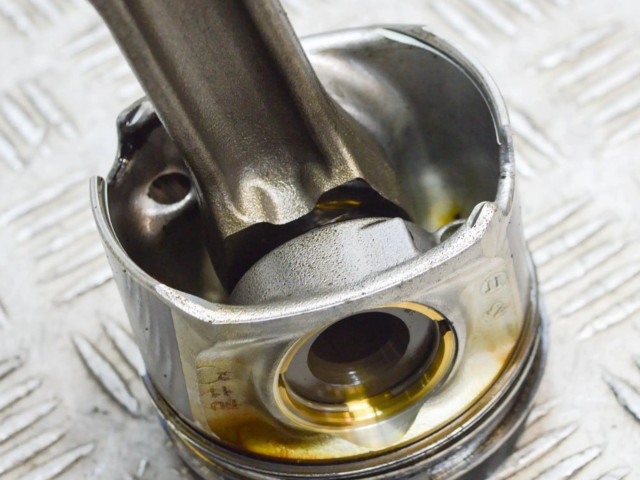 Píst 8508023, 8598757 BMW 5 G30 G31 pro naftový motor 3.0 B57 D30 A