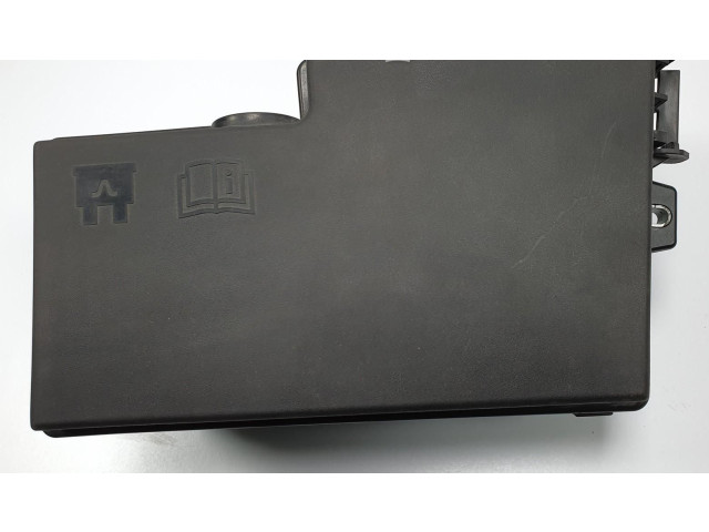 Блок предохранителей 30728347 Volvo C70