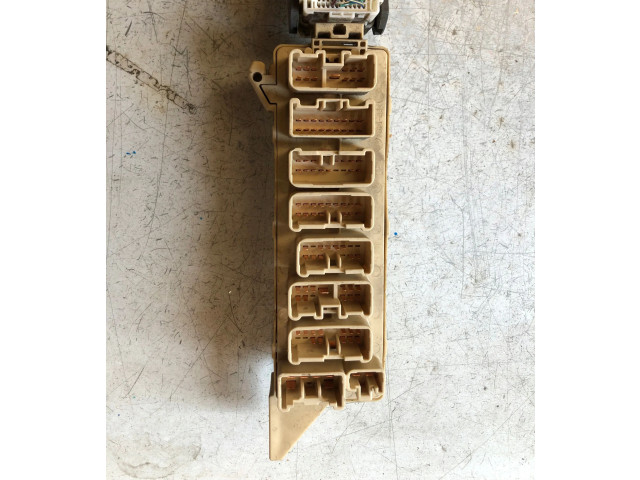 Pojistková skříňka Mazda MPV II LW 2001