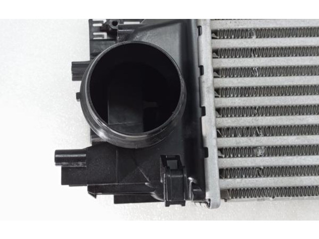 Интеркулер P31686408, T429608 Volvo XC40