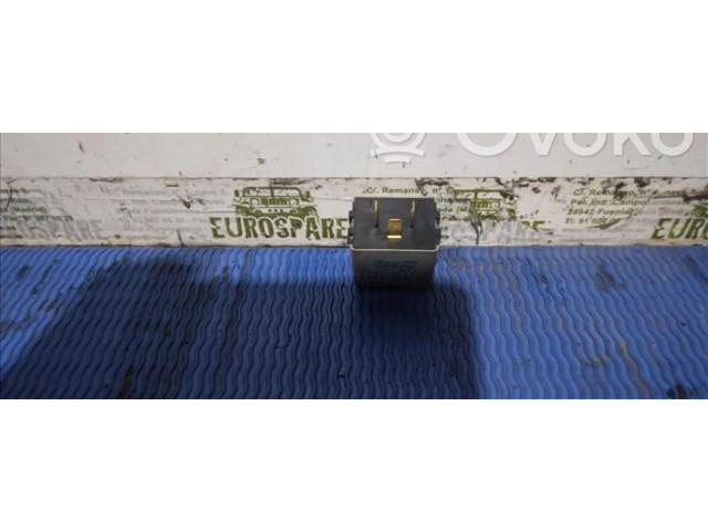 Блок предохранителей MB894074 Mitsubishi Montero