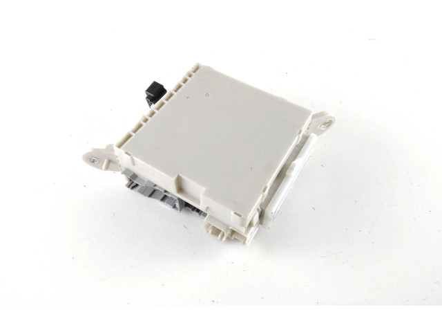 Блок предохранителей 8273050490 Lexus LS 460 - 600H