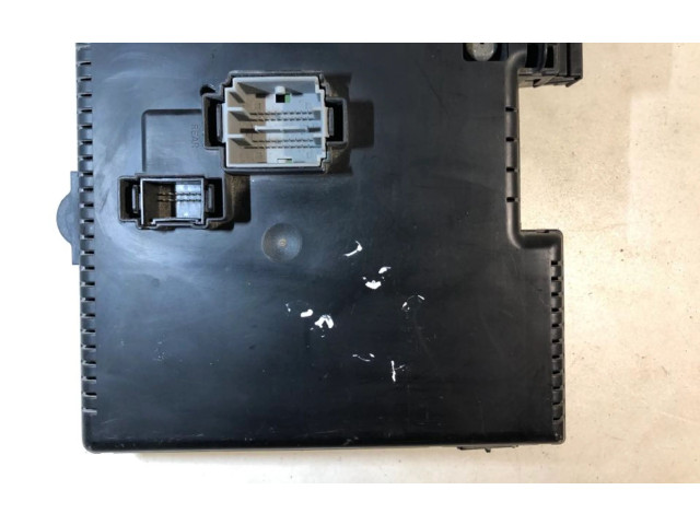 Блок предохранителей 30728512   Volvo XC90    