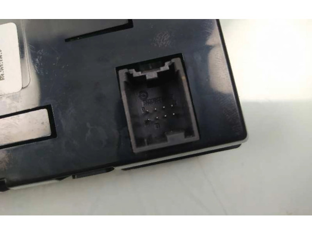 Дисплей    13390277, 565412769   Opel Meriva B