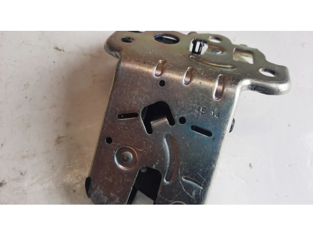 замок багажника 8R0827505 Audi Q3 8U 2011-2016 года