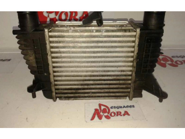 Интеркулер 8200471885B Renault Clio III