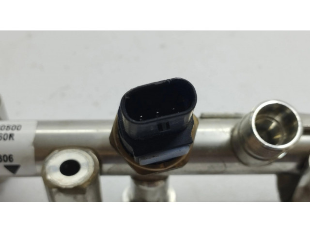 Vstřikovací lišta A2830700500, 175228660R Nissan Juke II F16 pro benzínový motor 1.0