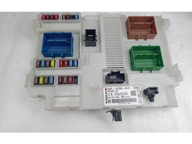 Блок предохранителей  31314511AA   Volvo V70    