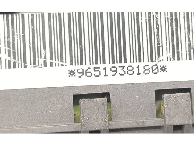 Блок предохранителей 9651938180   Citroen C8    