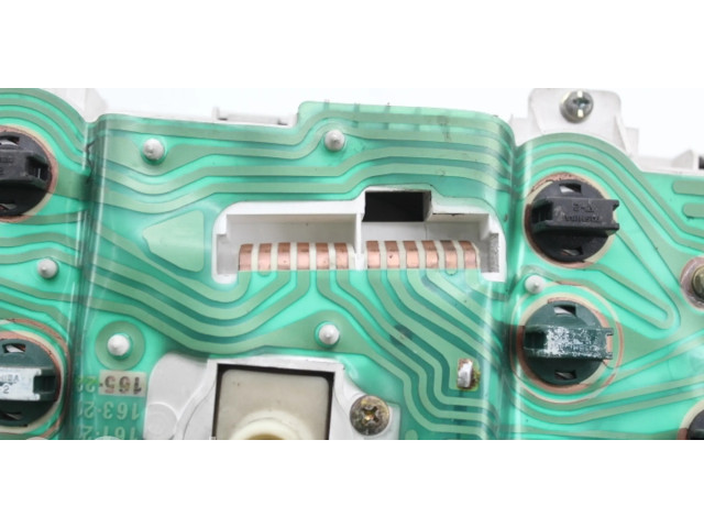 Přístrojová deska Toyota Starlet (P70) III 1985 8301010610, 2573001740