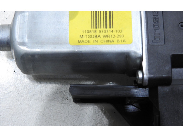 Передний двигатель механизма для подъема окон