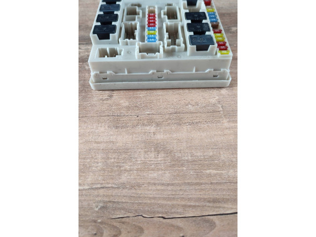 Pojistková skříňka Řídící jednotka BSM 456181D   Renault Clio III 2010