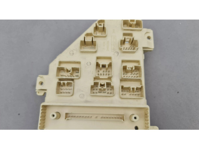 Pojistková skříňka 16238AC Chrysler 300M 1999