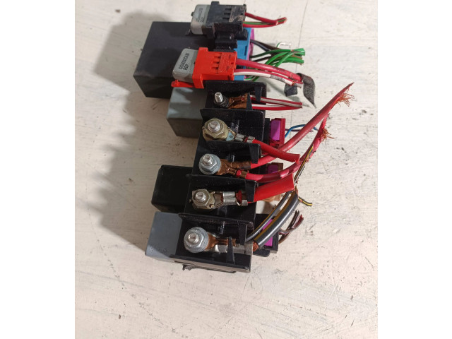 Блок предохранителей 8L0941822, 896081000 Audi A3 S3 8L