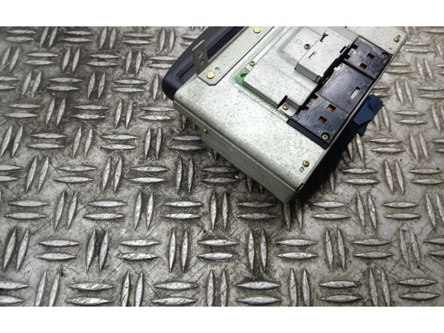 Дисплей       Volvo XC90