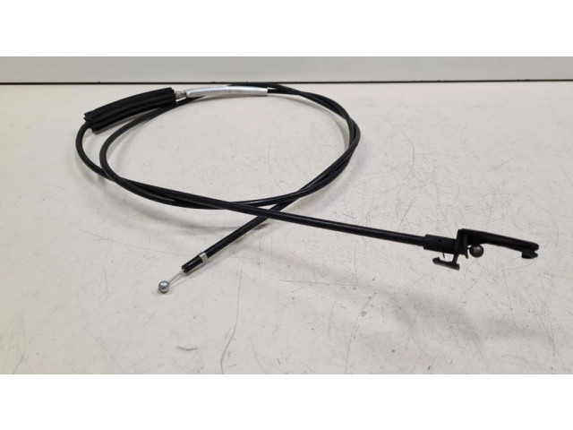 Трос замка капота двигателя