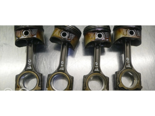 Поршень с шатуном K4M696 Dacia Duster 1.6