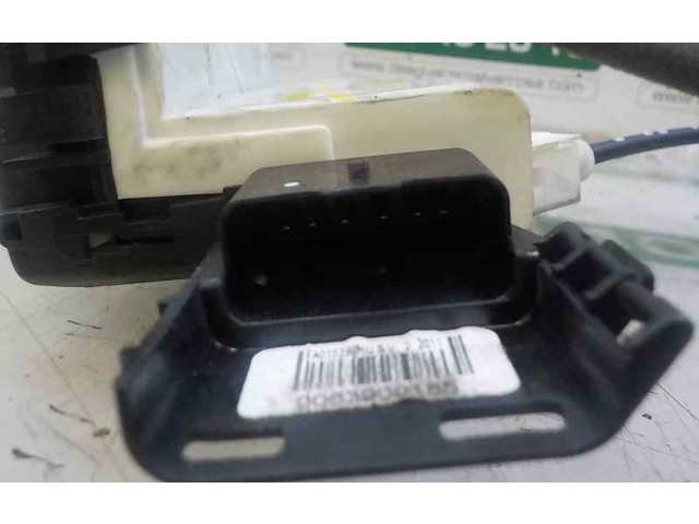 Zámek zadních dveří Citroen Berlingo 2011