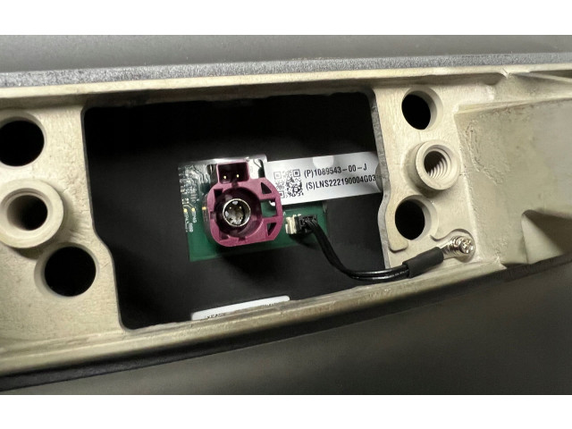 Дисплей Tesla Model 3