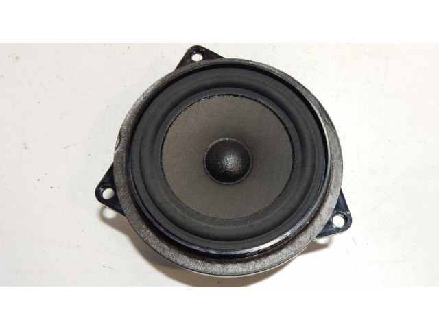 Громкоговоритель (громкоговорители) в передних дверях