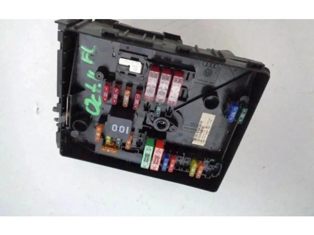 Блок предохранителей     Skoda Octavia Mk2 (1Z)    